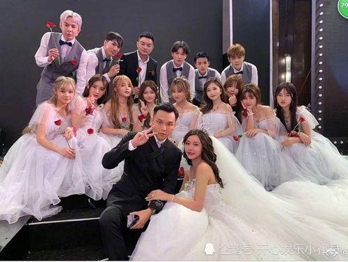 结完婚吃瓜,吃瓜群众见证幸福瞬间-第1张图片-网曝911黑料热点事件