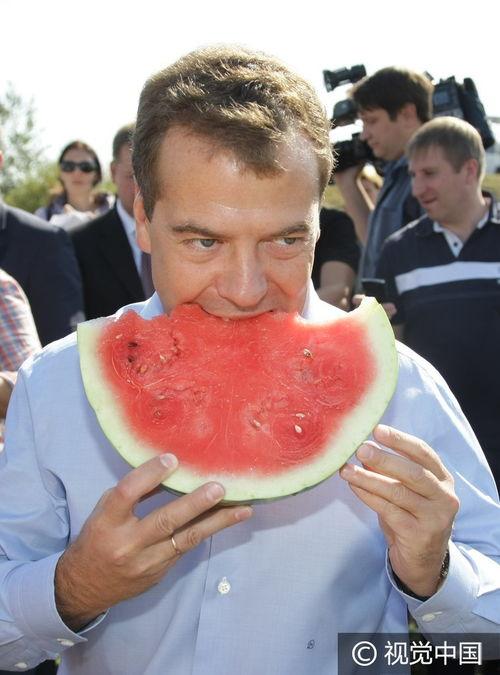 吃瓜俄罗斯,一场吃瓜群众的狂欢之旅-第1张图片-网曝911黑料热点事件