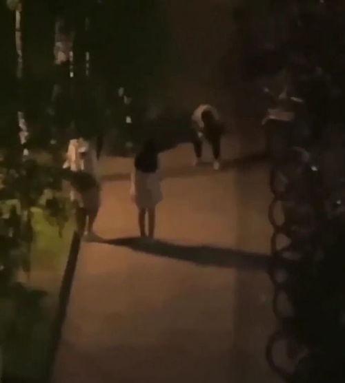 女方母亲吃瓜视频-第2张图片-网曝911黑料热点事件